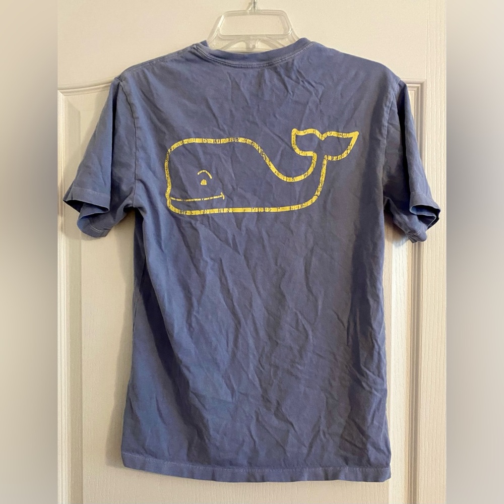 Vineyard Vines Mens Classic Tee- Light Blue, yellow whale, XS